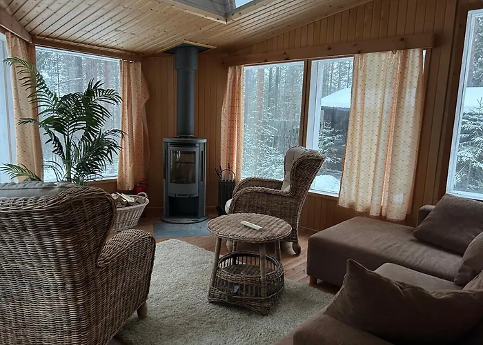 펜션 Kaamos Old House 로바니에미